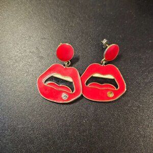 CHUU Korean Bold Red Lips Statement Earrings – Pop Art Style with Crystal Detail